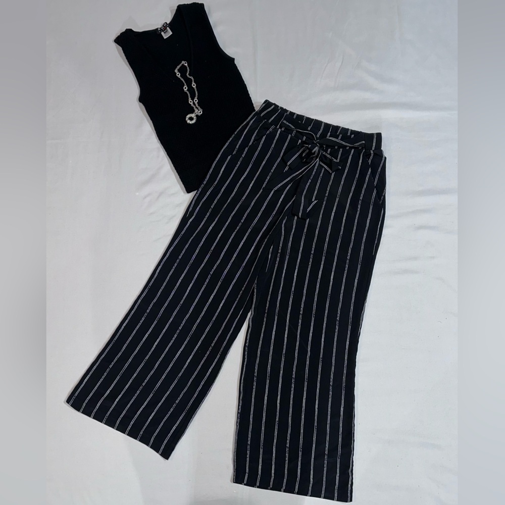 Elegant Striped Wide Leg Women's Capri Pant
